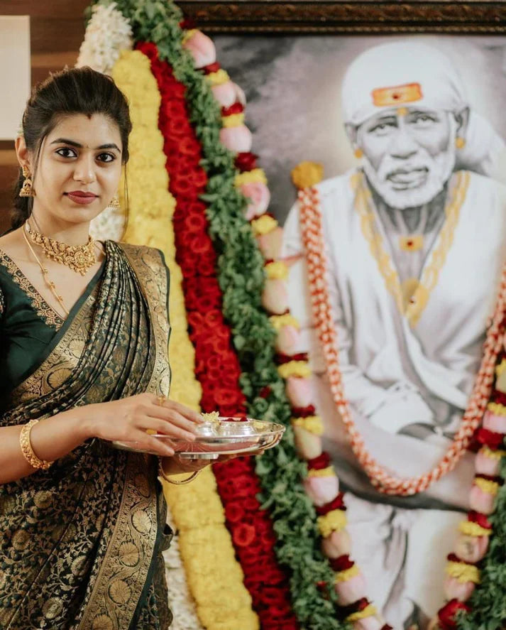 Aaradhya Green Kanchipuram silk sari With Suitable Attached Blouse